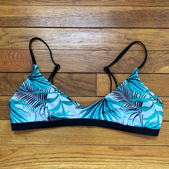 Rip Curl Bikini Top - Picture 1 of 6